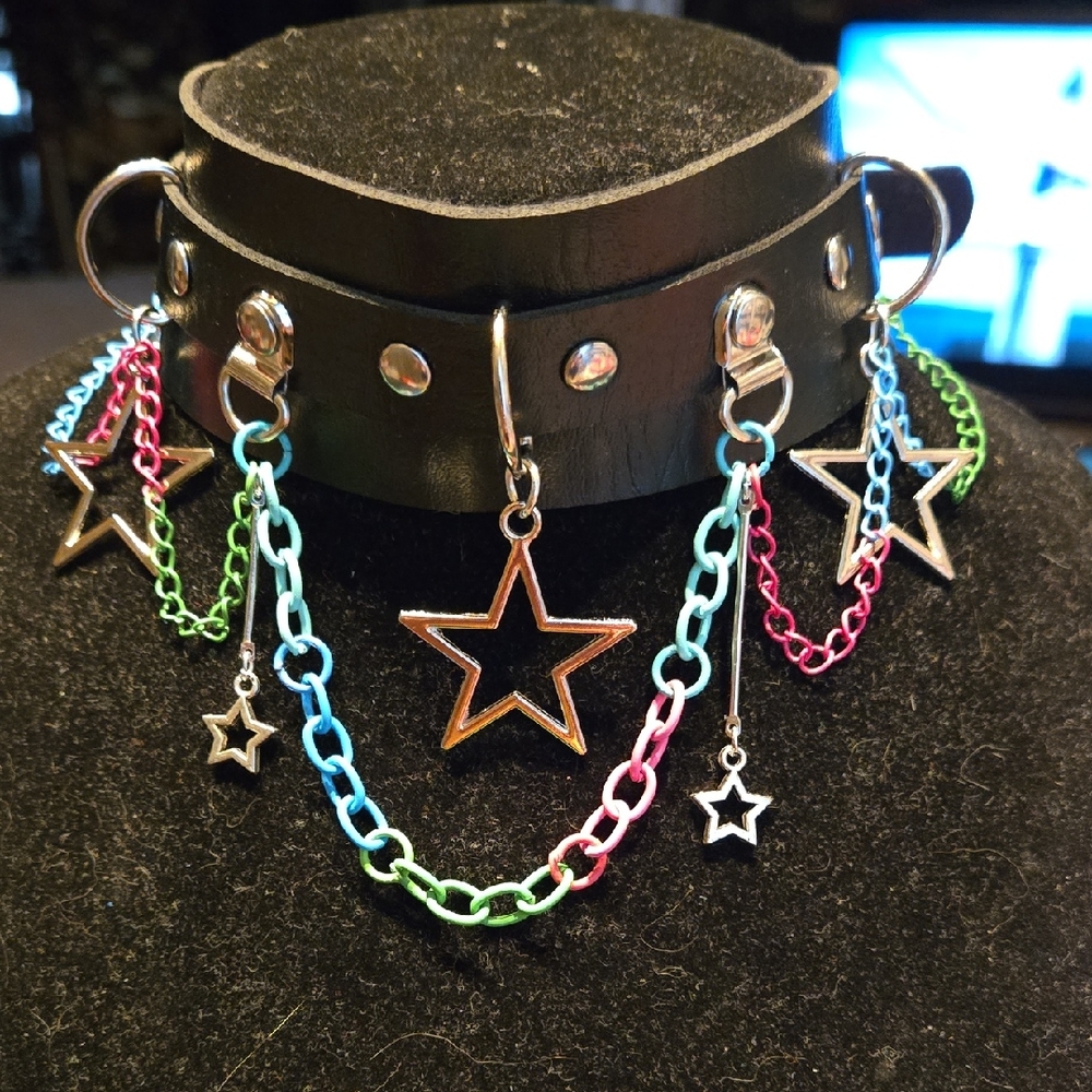 PU Leather Choker With Stars And Colored Chains